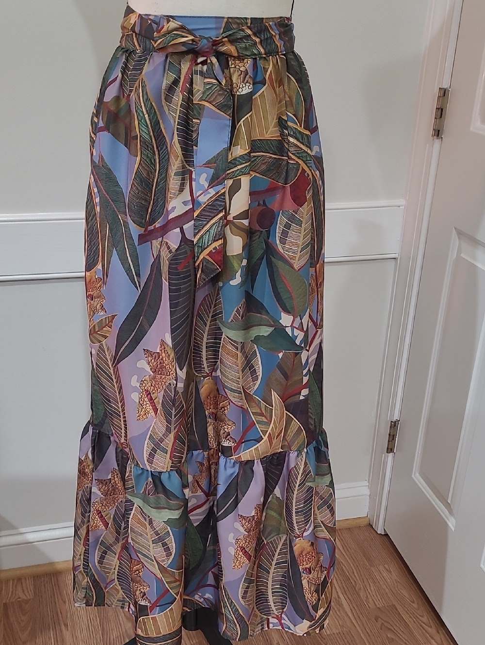 Rachel Zoe Tiered Floral Leaf  Maxi Skirt with Tie Waist - Size L